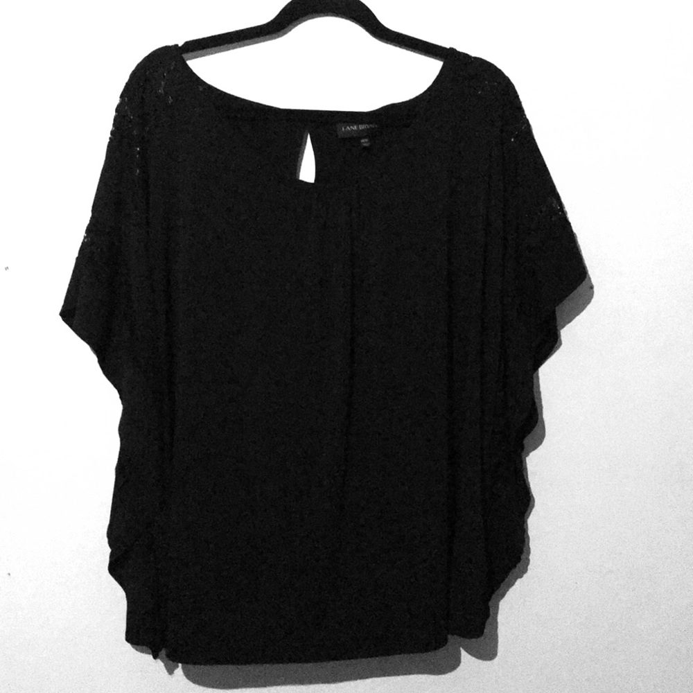 ♥️🔅Black shirt with lace sleeves🔅♥️